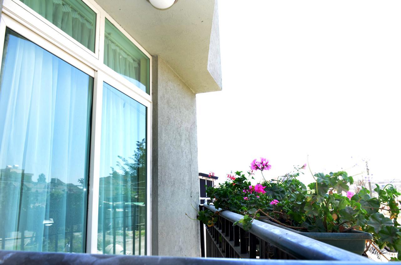 Melodie Hotel Addis Ababa Exterior photo
